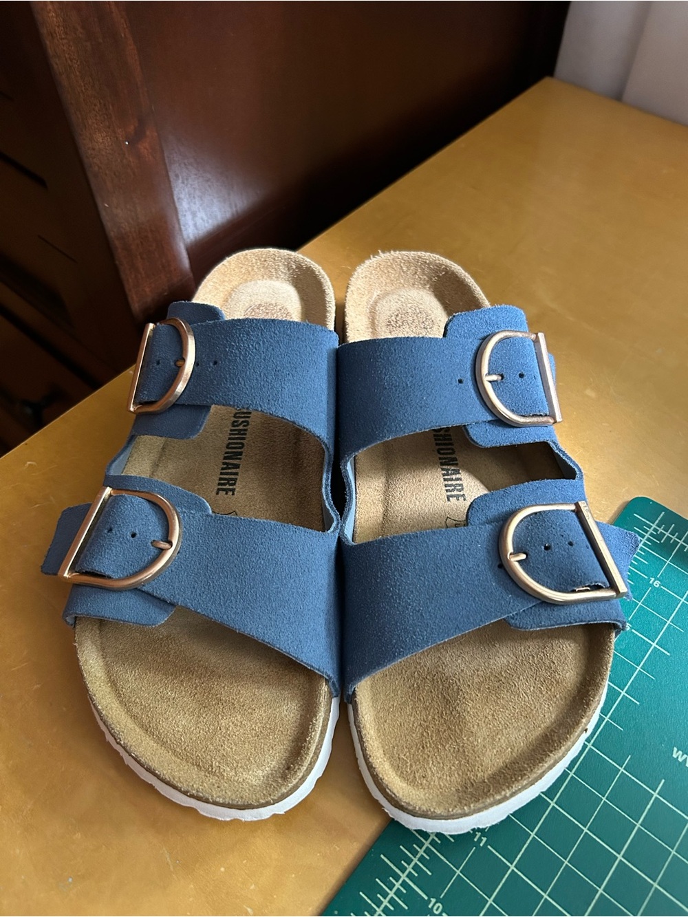 Cushionaire Sandals in suede genuine Leather